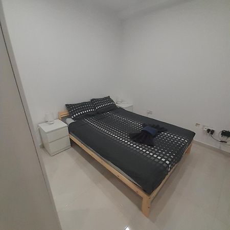 Modern 3Br Stylish Apartment With Large Balcony - Close To St Julians And St Georges Bay Is-Swieqi 外观 照片
